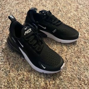 Nike Women Airmax 270.